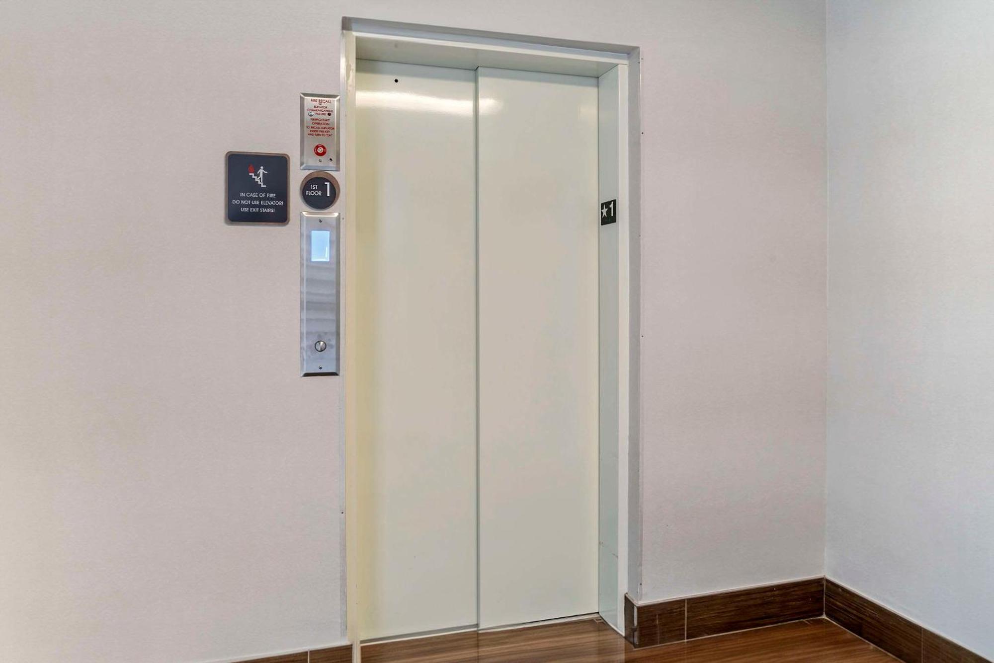 Comfort Inn Plainwell Kültér fotó
